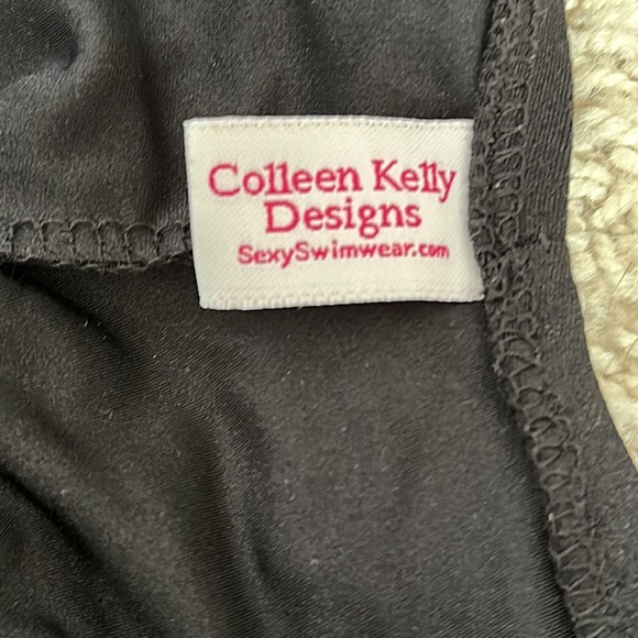 Colleen Kelly’s black one piece non-asymmetrical style! - Picture 4 of 4